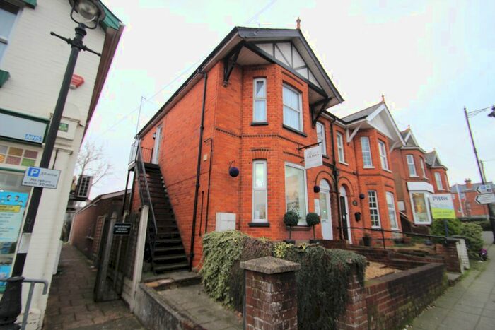 2 Bedroom Flat To Rent In High Street, Wootton Bridge, Ryde PO33
