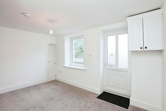 3 Bedroom Semi-Detached House For Sale In Energlyn Terrace, Caerphilly, CF83