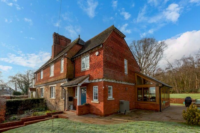 4 Bedroom Semi-Detached House To Rent In Dunks Green Road, Shipbourne, Tonbridge, TN11