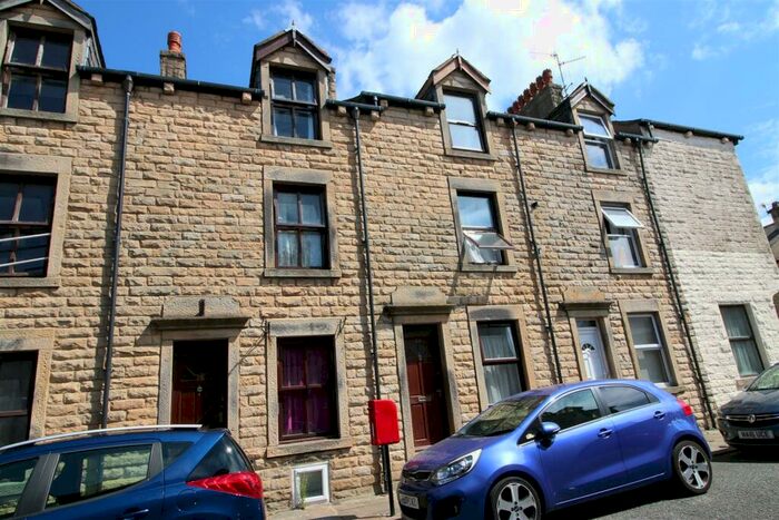 3 Bedroom Private Hall To Rent In Hope Street, Lancaster, LA1