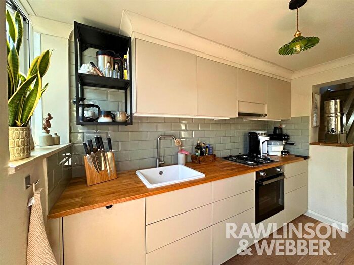 2 Bedroom Cottage To Rent In Hurst Lane, East Molesey, KT8