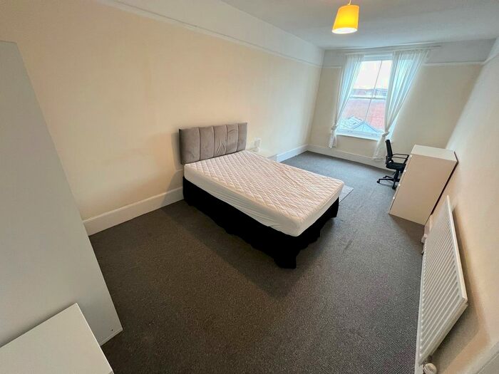 5 Bedroom Flat To Rent In Yves Mews, Marmion Road, Southsea, PO5