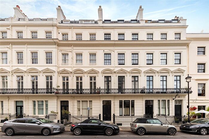 3 Bedroom Maisonette For Sale In Strathearn Place, London, W2