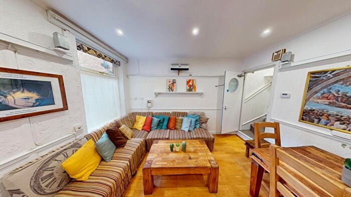 4 Bedroom Terraced House To Rent In Grimston Road, Bobbersmill, NG7