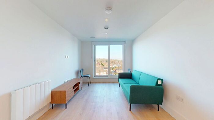 1 Bedroom Flat To Rent In Beverley Way, London, SW20