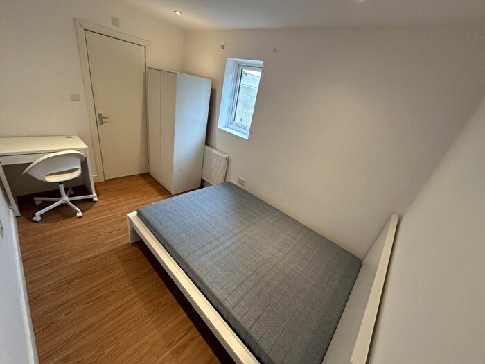 1 Bedroom Apartment To Rent In Hawthorn Road, Wallington, SM6