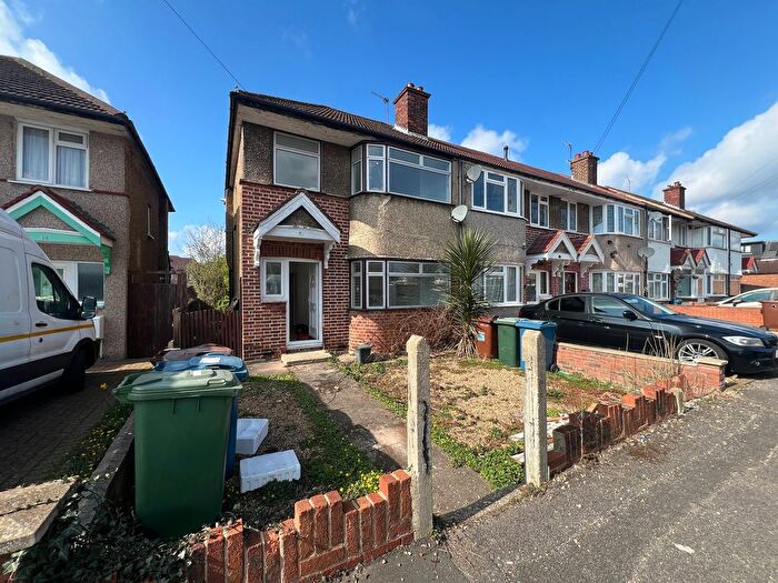 3 Bedroom End Of Terrace House To Rent In Thistledene Avenue, South Harrow, HA2