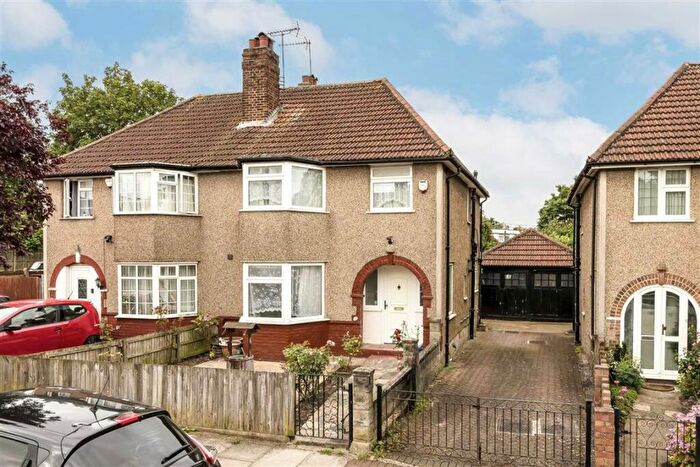 3 Bedroom Semi-Detached House To Rent In Alder Grove, Dollis Hill, NW2