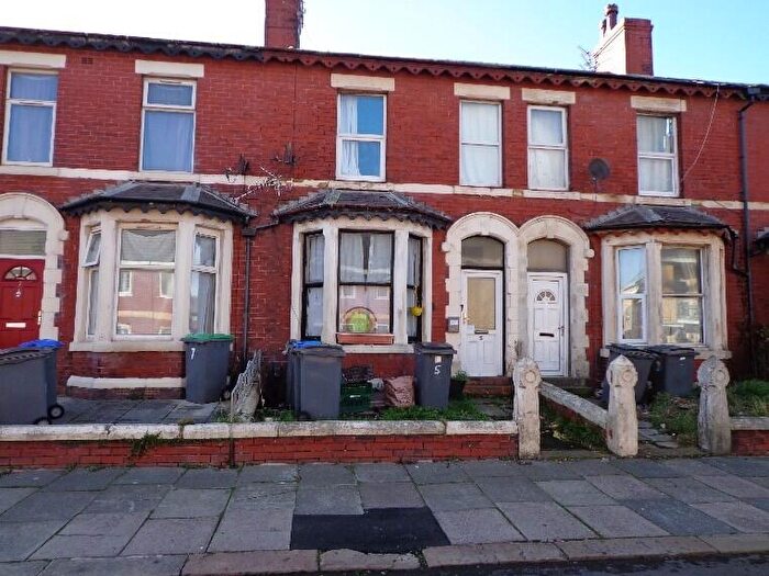3 Bedroom Terraced House For Sale In Grantham Road, Blackpool, FY1