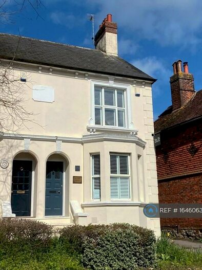 1 Bedroom Flat To Rent In High Street, Lenham, Maidstone, ME17