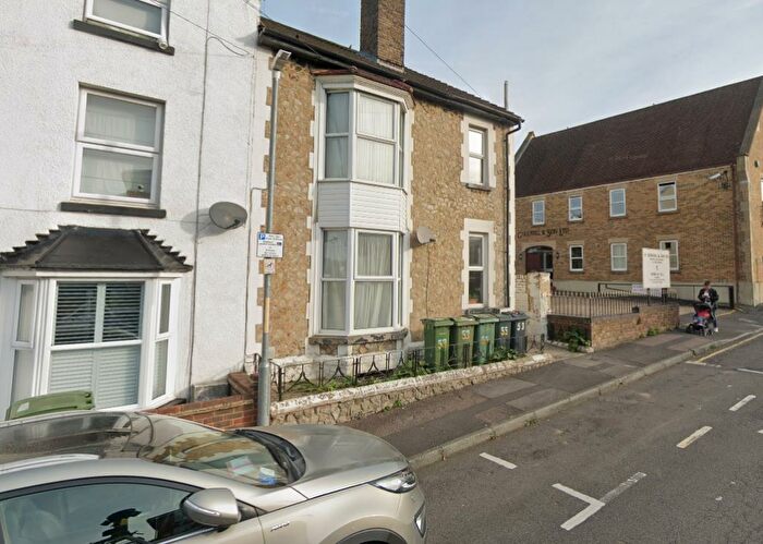 2 Bedroom House To Rent In Randall Street, Maidstone, ME14