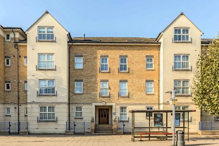 2 Bedroom Flat To Rent In Richmond Road, Kingston Upon Thames, KT2