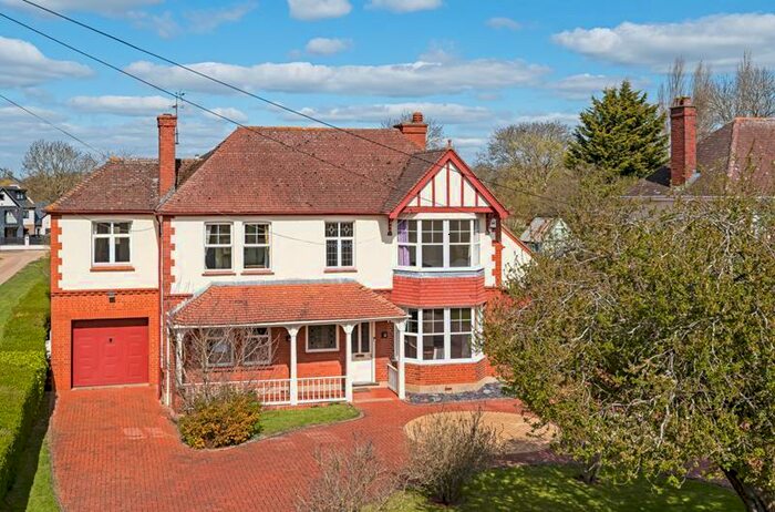 4 Bedroom Detached House To Rent In Bromham Road, Biddenham, Bedford, MK40