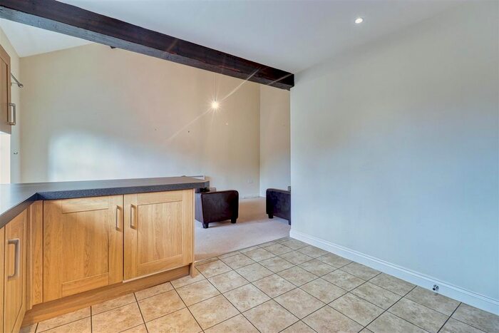 2 Bedroom Flat To Rent In Bryan Street, Farsley, Pudsey LS28