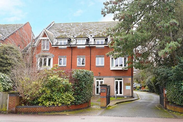 2 Bedroom Flat For Sale In Half Moon Lane, Herne Hill, London, SE24