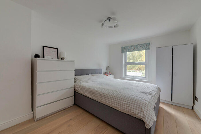 1 Bedroom Flat For Sale In Melbourne Grove, London, SE22