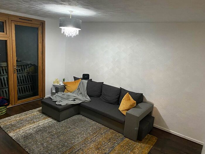 2 Bedroom Flat To Rent In Park Road, London, E15