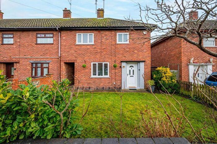 3 Bedroom End Of Terrace House For Sale In Hawthorn Avenue, Lowestoft, NR33