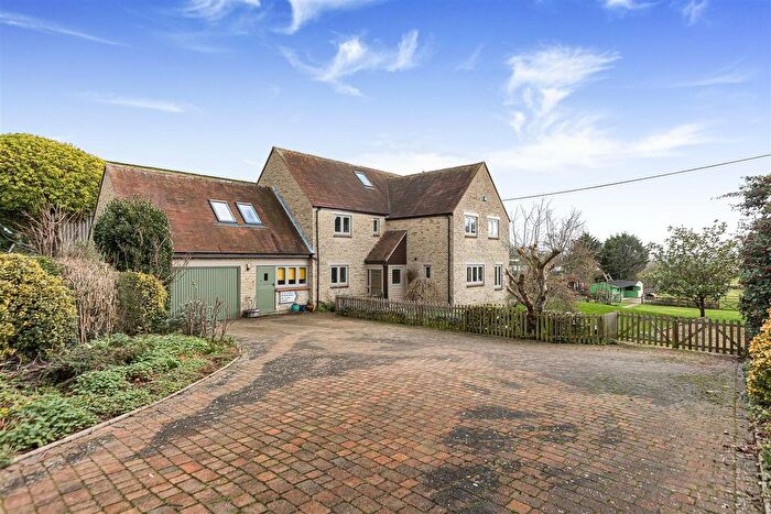 5 Bedroom Detached House For Sale In High Street, Charlton On Otmoor, OX5