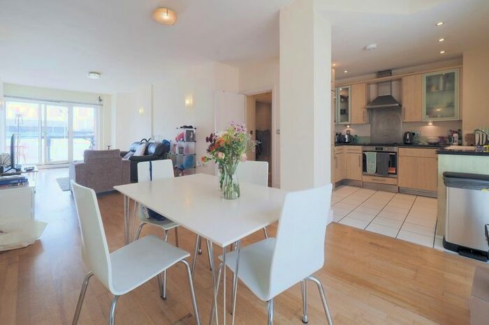 2 Bedroom Flat To Rent In Artichoke Hill, London, E1W