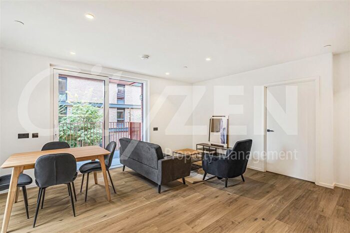 2 Bedroom Flat To Rent In Bowline House, Hemlock Street, London, E14