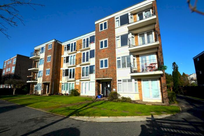 2 Bedroom Flat To Rent In Court Downs Road, Beckenham, BR3