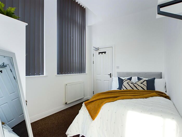 8 Bedroom Flat To Rent In Smithdown Road, Liverpool, L15