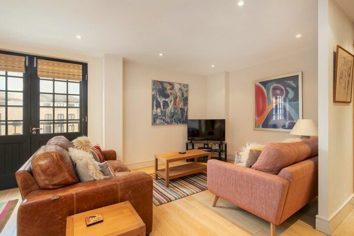 2 Bedroom Flat To Rent In Cayenne Court, London, SE1