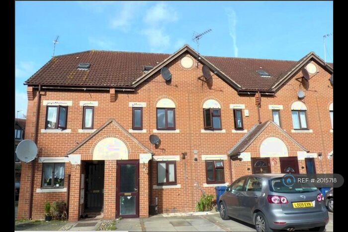 3 Bedroom Terraced House To Rent In Swan Drive, London, NW9