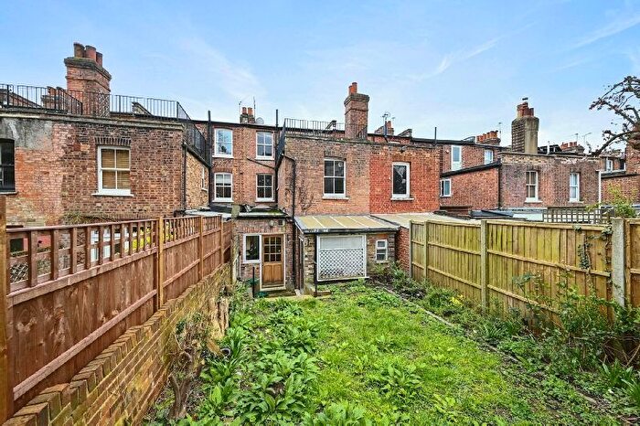 5 Bedroom Terraced House For Sale In Harberton Road, London, N19