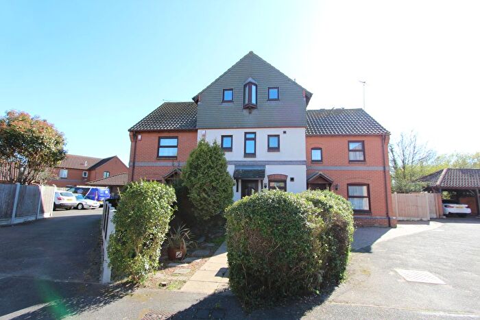 3 Bedroom Terraced House To Rent In , Bruces Wharf Road, Grays, RM17