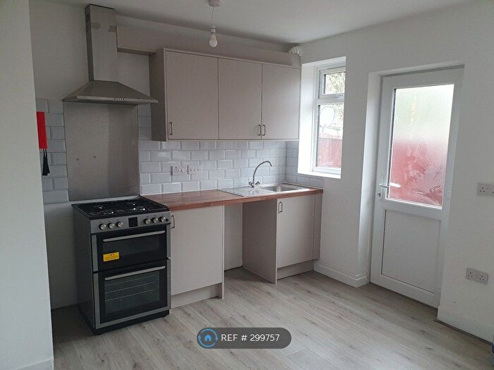 2 Bedroom Terraced House To Rent In Connaught Road, Luton, LU4