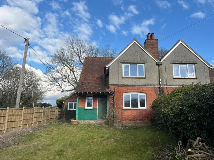 3 Bedroom Semi-Detached House To Rent In Nine Mile Cross Cottage, SO20