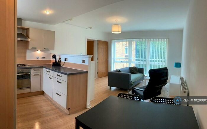 2 Bedroom Flat To Rent In Mcphail Street, Glasgow, G40