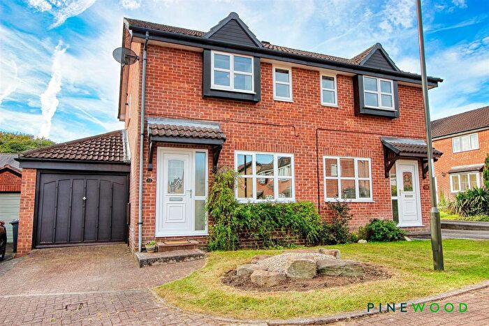 2 Bedroom Semi-Detached House To Rent In Tunstall Green, Walton, Chesterfield, Derbyshire, S40