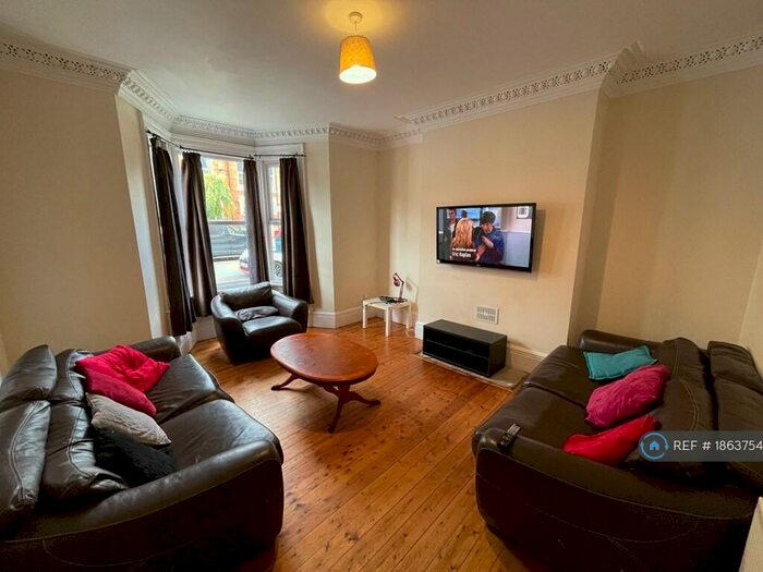 7 Bedroom Terraced House To Rent In Sunbury Avenue, Newcastle Upon Tyne, NE2