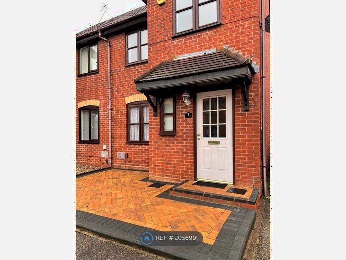 3 Bedroom Semi-Detached House To Rent In Blansby Chase, Emerson Valley, Milton Keynes, MK4