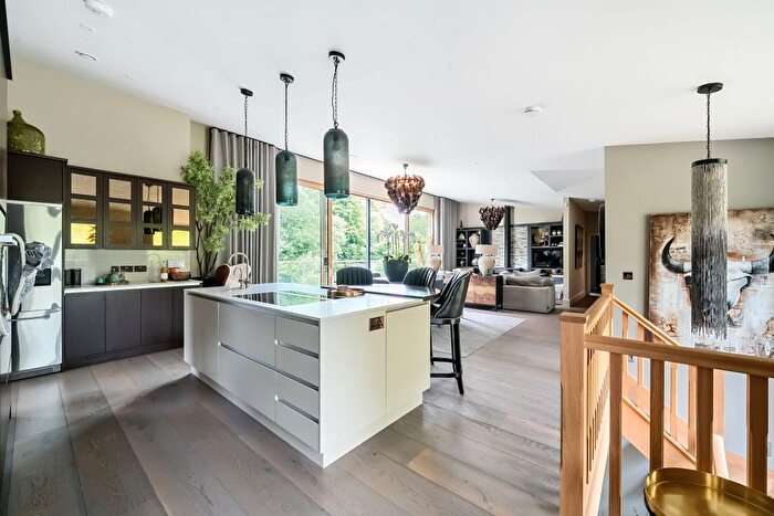 4 Bedroom Detached House To Rent In Calstone, Calne, SN11