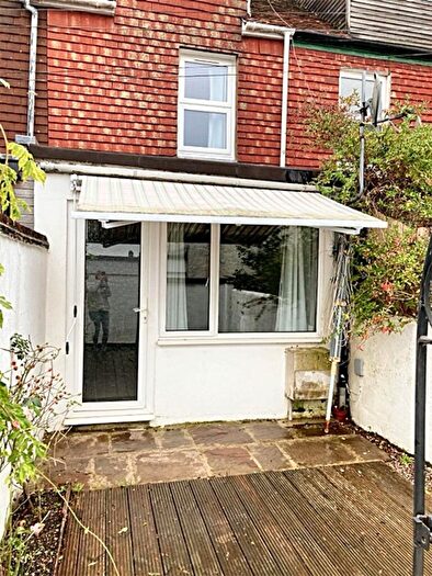 3 Bedroom Terraced House For Sale In Highfield Road, Salisbury, SP2
