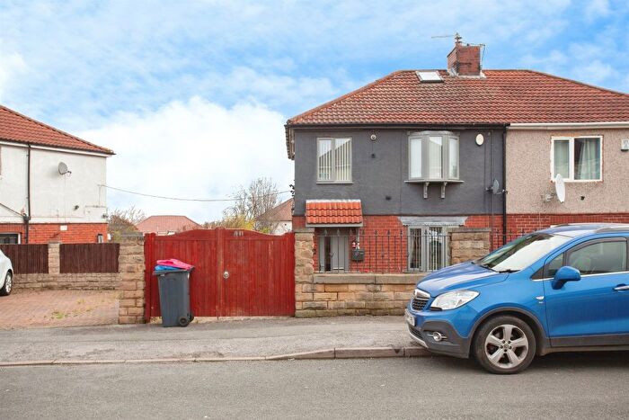 3 Bedroom Semi Detached House For Sale In Becknoll Road, Brampton, Barnsley, S73