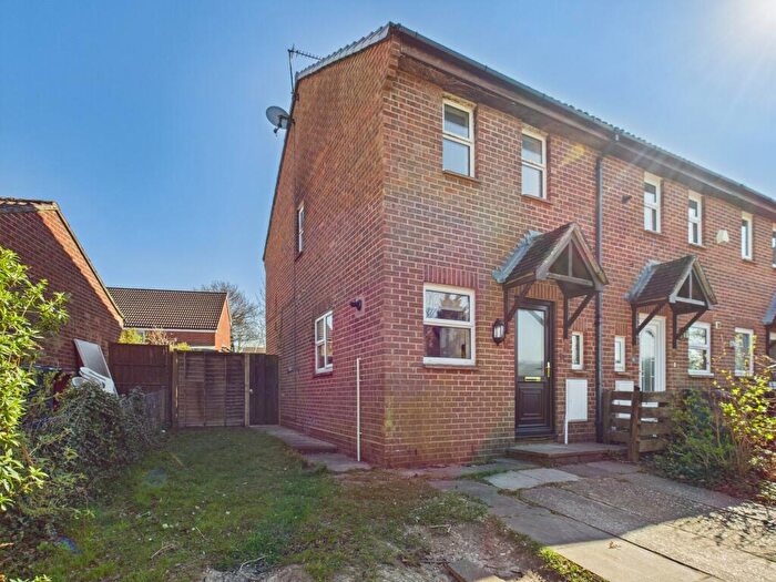 2 Bedroom Terraced House To Rent In Mortimer Gardens, Tadley, RG26