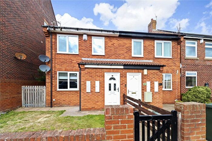 2 Bedroom Flat For Sale In New York Road, North Shields, Tyne And Wear, NE29
