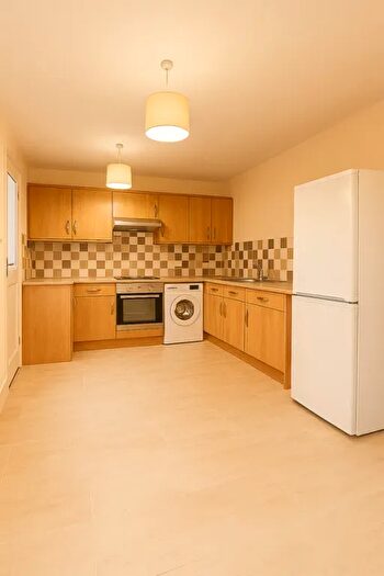 1 Bedroom Flat To Rent In Thorpe Road, Barking, IG11