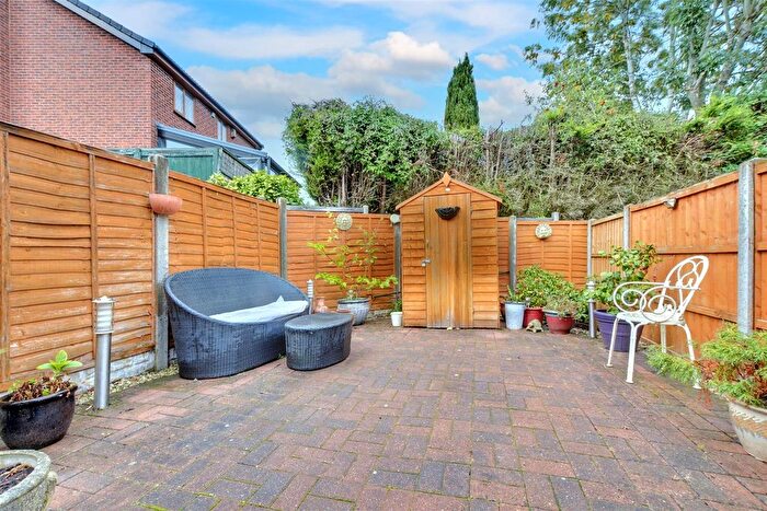 2 Bedroom End Of Terrace House For Sale In Canonbie Close, Arnold, Nottingham, NG5
