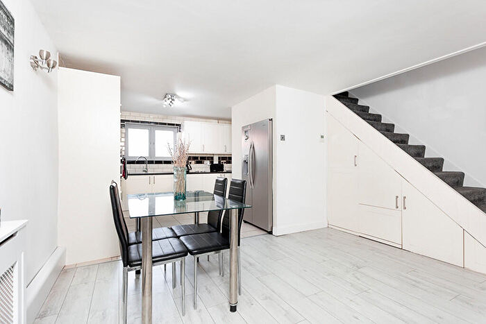 3 Bedroom End Of Terrace House For Sale In Buckerills, Basildon, SS13