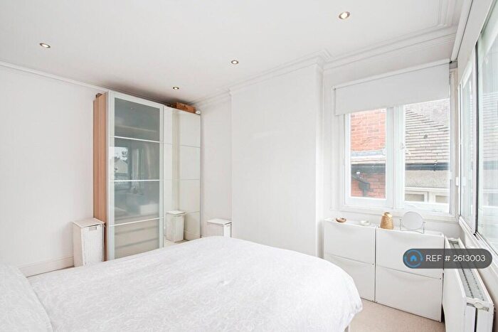 2 Bedroom Flat To Rent In Frognal, London, NW3