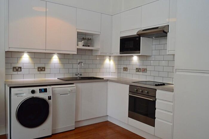 2 Bedroom Apartment To Rent In Commercial Road, London, E1