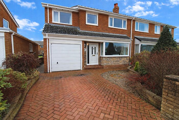 4 Bedroom Semi Detached House For Sale In Bristol Avenue, Farington, Lancashire, PR25