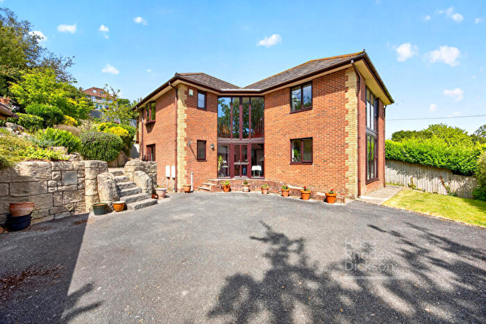 4 Bedroom Detached House For Sale In Clatterford Road, Newport, Isle Of Wight, PO30