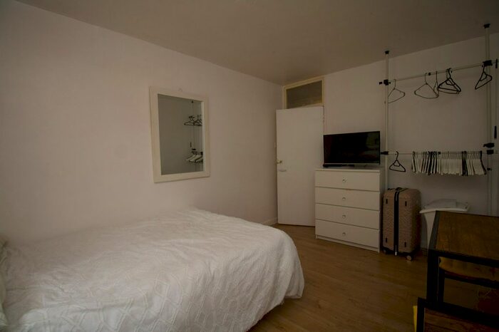 1 Bedroom Flat To Rent In Vivian House, Seven Sisters Road, London, N4